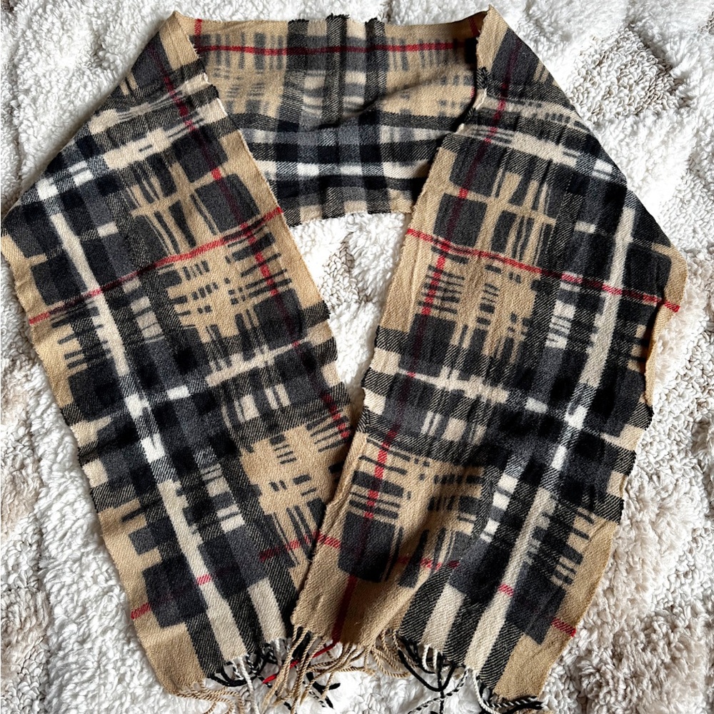 Auth Burberry mega classic check black beige cashmere blend fringe scarf shawl